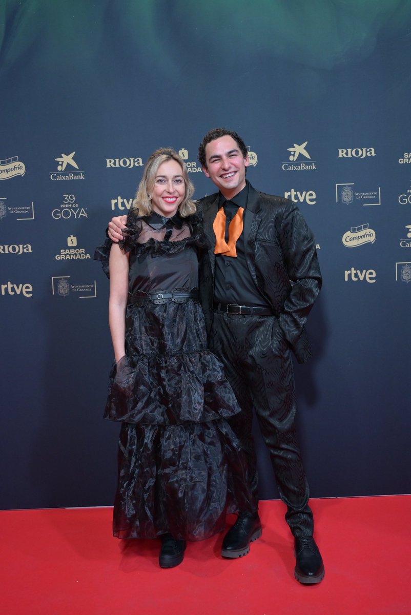Celebrando la gran noche de nuestro cine, los 39 Premios Goya en Granada✨🎬 ¡Enhorabuena a todxs lxs premiadxs y nominadxs! <a href="/Academiadecine/">Academia de Cine</a> #premiosgoya #granada #photocall #alfombra #cine #premios #goya #awards #cinema #academia #industria #peliculas #andalucia #españa
