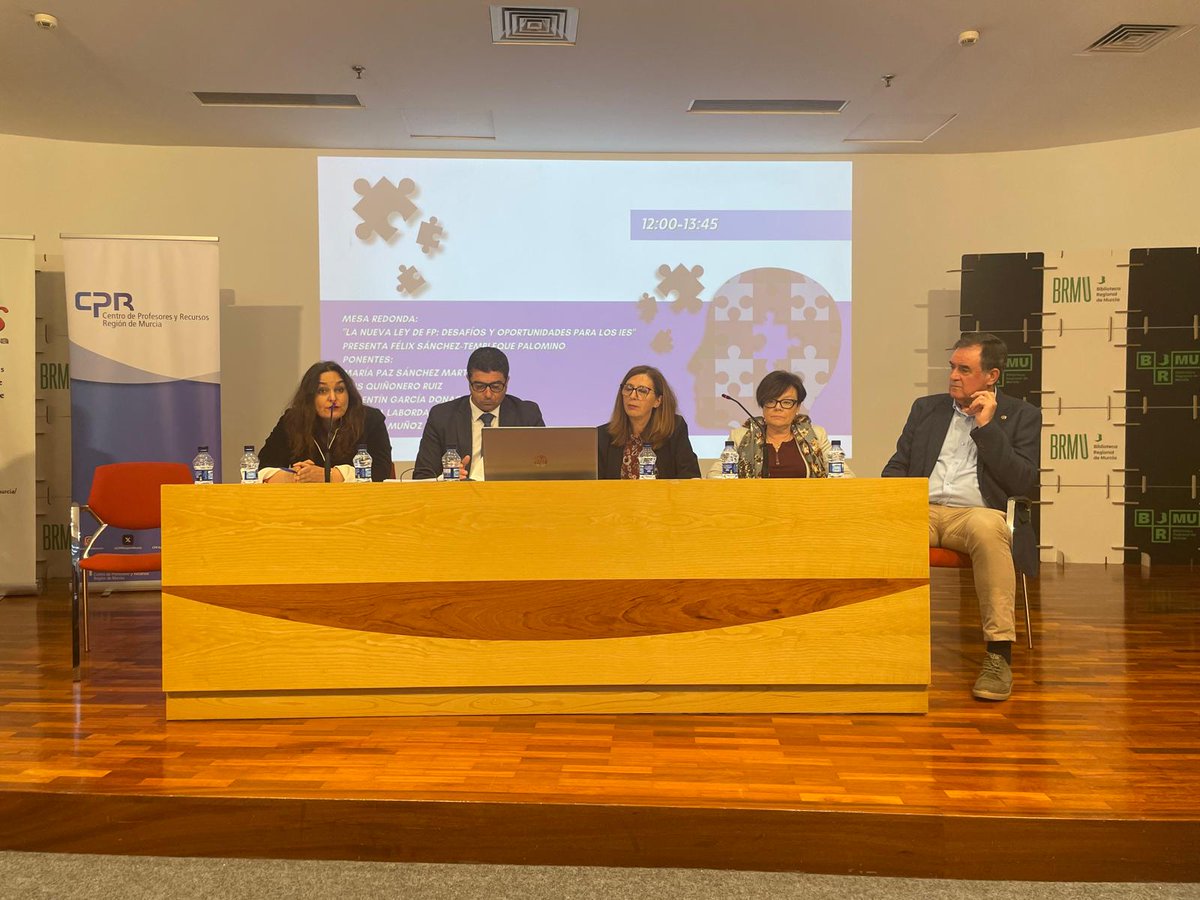Ministerio de Educación, FP y Deportes (@educaciongob) on Twitter photo La labor de los equipos directivos de los centros de Formación Profesional es clave para la implantación del nuevo modelo de #FP.
La DG de Formación Profesional, Maripaz Sánchez, ha participado hoy en Murcia, en las jornadas de directivos de educación secundaria de <a href="/adesmurcia/">ADES Murcia</a>. La labor de los equipos directivos de los centros de Formación Profesional es clave para la implantación del nuevo modelo de #FP.
La DG de Formación Profesional, Maripaz Sánchez, ha participado hoy en Murcia, en las jornadas de directivos de educación secundaria de <a href="/adesmurcia/">ADES Murcia</a>.