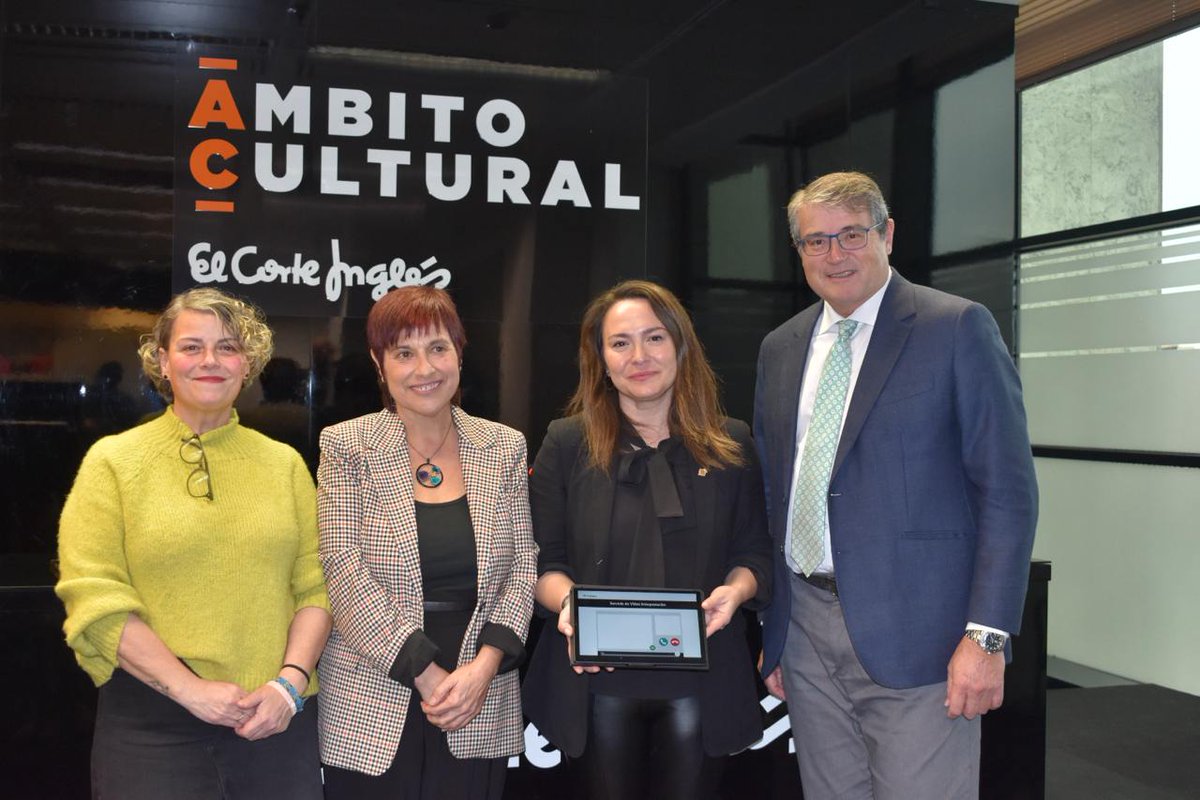 🟦 Hoy es el El Corte Inglés de #Castellón el que se suma a la apuesta por la #accesibilidad con la inclusión del servicio SVisual de videointerpretación 👐 🖥️ en Lengua de Signos.

Coincidiendo con el 50 aniversario de la Asociación de Personas Sordas de Castellón (APESOCAS) 'El