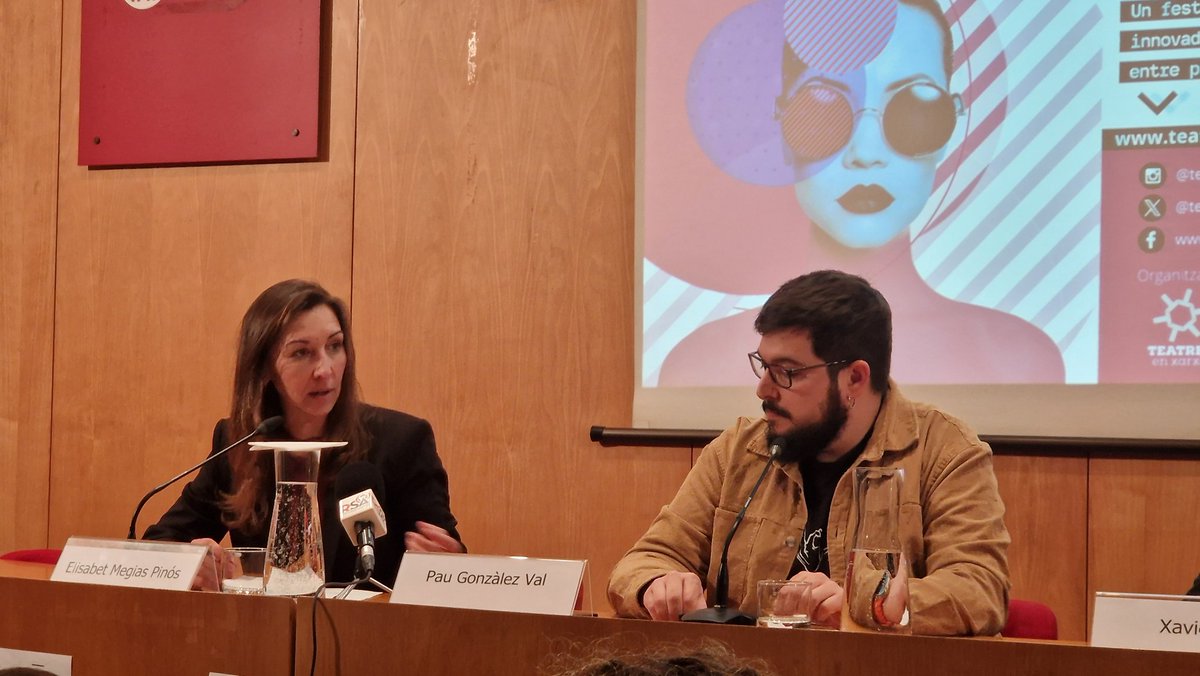 CulturaDIBA's tweet photo. El diputat de Cultura @paugv87 ha destacat que el #FestivalZero assumeix el repte d'arribar al públic jove utilitzant el teatre com a palanca i apostant per la mediació per trencar barreres entre l'art i la ciutadania.
@XavierFina director general de @creacultura_cat en subratlla que és un projecte exemplar de les polítiques culturals del país pel seu suport a la creació i per fer que la cultura sigui present arreu.
Per a @elisabetmp, alcaldessa de @Aj_Tordera, les vuit edicions del festival són bona mostra del treball en xarxa dels teatres municipals, i en subratlla les coproduccions amb el @teatrenacional i @firatarrega