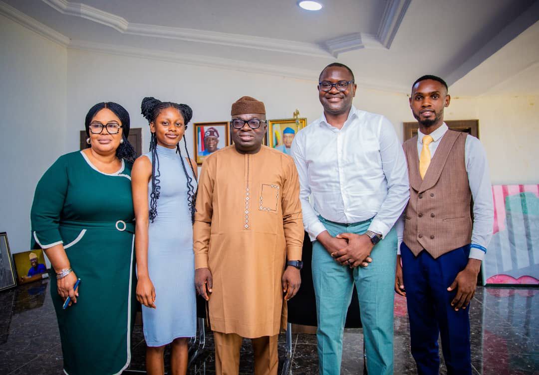 OlaTheGreat__'s tweet photo. I had the honour of accompanying Dr. Olumuyiwa Igbalajobi @olumuyiwaayo , the Founder/CEO of @Scholarshipscaf  on a courtesy visit to the Speaker of the Ekiti State House of Assembly, Rt. Hon. Adeoye Stephen Aribasoye on Monday, 10th of February. https://t.co/jAWcPSIzxq