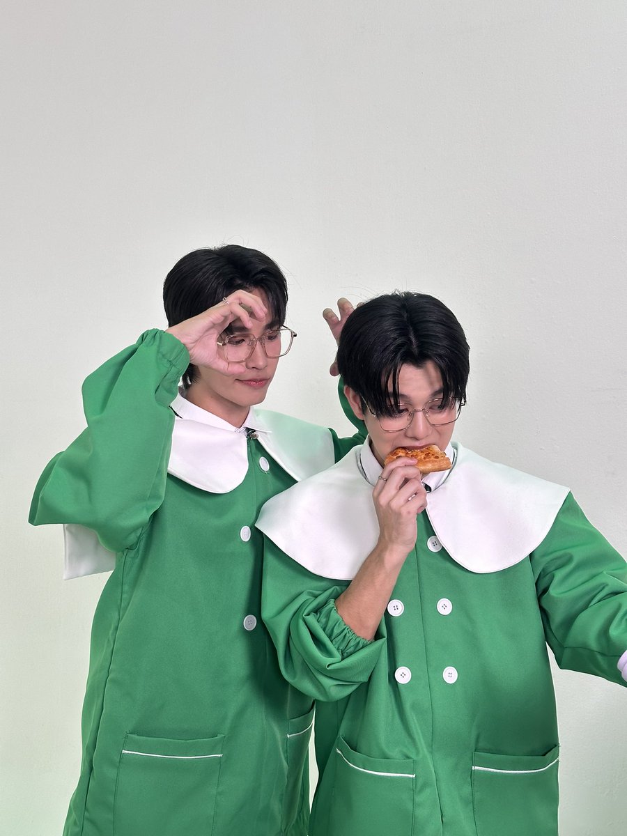paew2340's tweet photo. พี่ภพ : ขอดูหน่อยได้ไหม ขอกัดหน่อยได้ไหม🥺🫶🏻
#krmjtc
#phop
#GrabFoodxKritPhop https://t.co/dqzjyexrkU