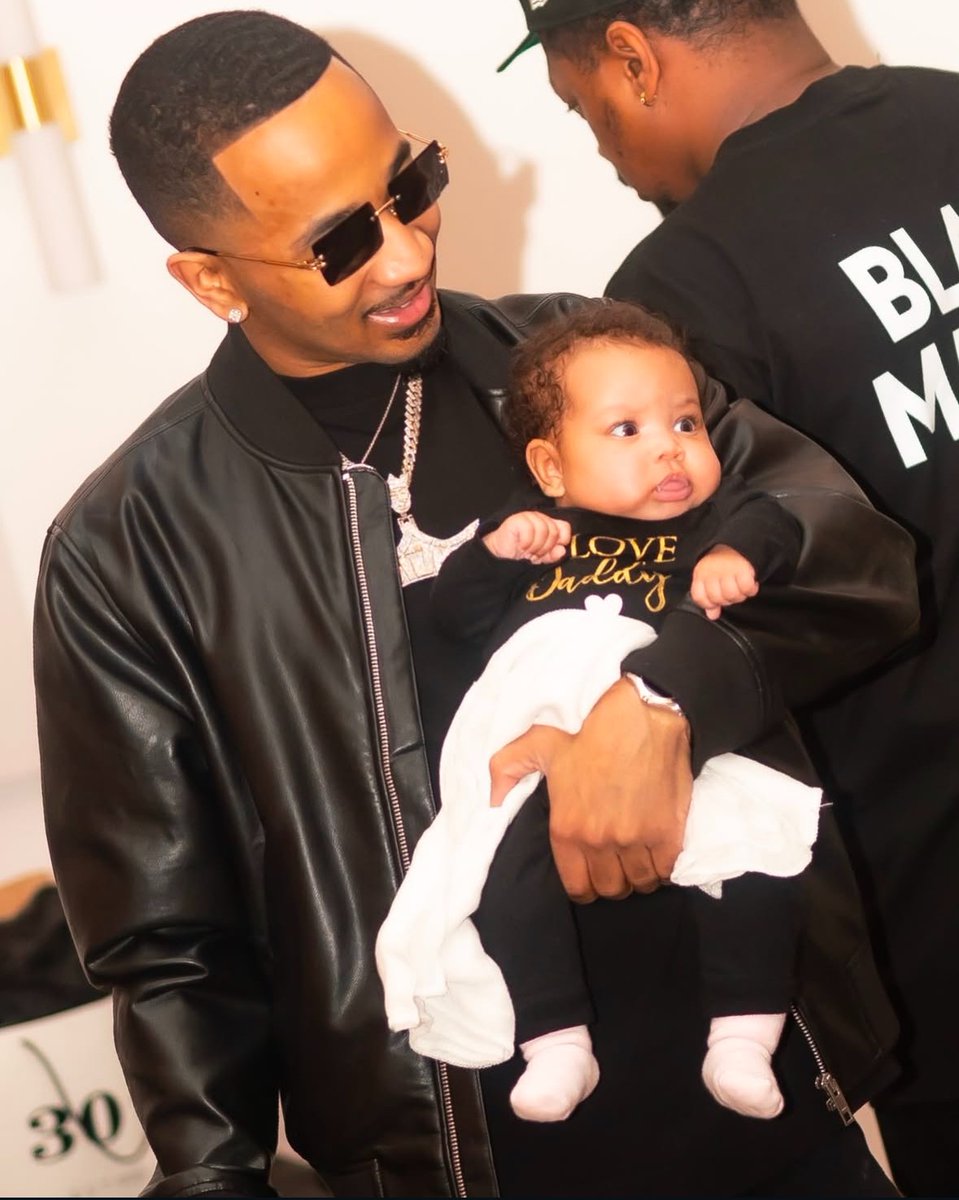 DJMidas_'s tweet image. The most valuable things in life are those money can't buy 🤞🏽