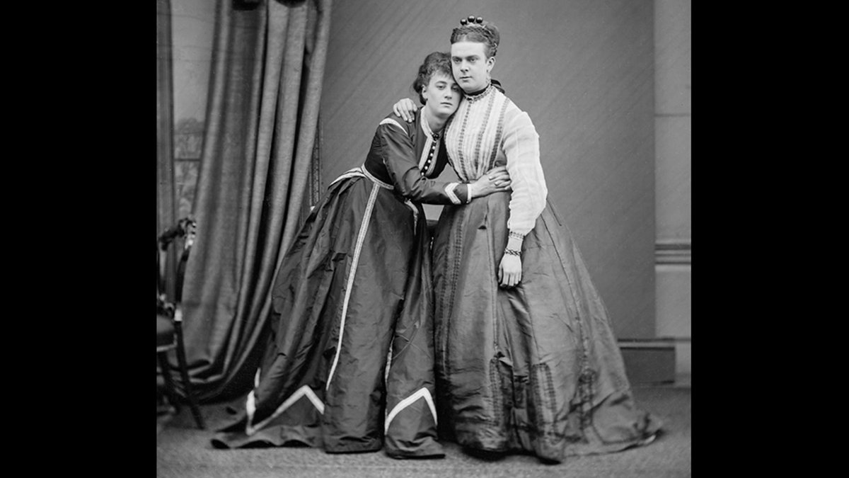 How can historians work with modern identity labels to understand the experiences of gender-diverse people in the past? Dr Sam Caslin discusses this in a new blog post to celebrate LGBTQ+ History Month 🌈.
Read the blog 🙌 liverpool.ac.uk/history/blog/2…