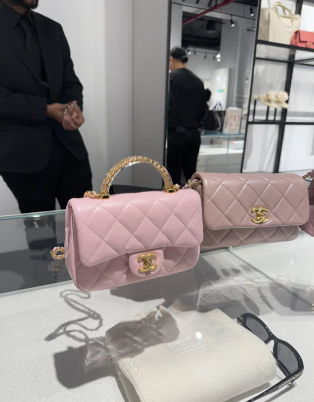 pixc4u's tweet photo. Super cute pink bag bought🥰 https://t.co/hyqMXPGbQl