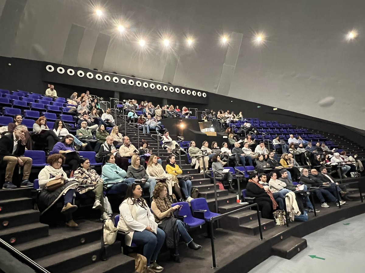Antonio Estrada (@cepdesevilla797) on Twitter photo Comenzamos las #I_Jornadas_Educativas_en_Entornos_Desfavorecidos_de_Sevilla , con la ponencia marco de <a href="/xavierbonal/">Xavier Bonal</a>, en la que nos habla de “Desigualdad, pobreza y educabilidad: nuevas necesidades y nuevas políticas”
<a href="/CEPdeSevilla/">CEP de Sevilla</a>
<a href="/FormacProfAnd/">Servicio de Planes de Formación</a>
<a href="/DG_IFP/">DG de Innovación y Formación del Profesorado</a> Comenzamos las #I_Jornadas_Educativas_en_Entornos_Desfavorecidos_de_Sevilla , con la ponencia marco de <a href="/xavierbonal/">Xavier Bonal</a>, en la que nos habla de “Desigualdad, pobreza y educabilidad: nuevas necesidades y nuevas políticas”
<a href="/CEPdeSevilla/">CEP de Sevilla</a>
<a href="/FormacProfAnd/">Servicio de Planes de Formación</a>
<a href="/DG_IFP/">DG de Innovación y Formación del Profesorado</a>