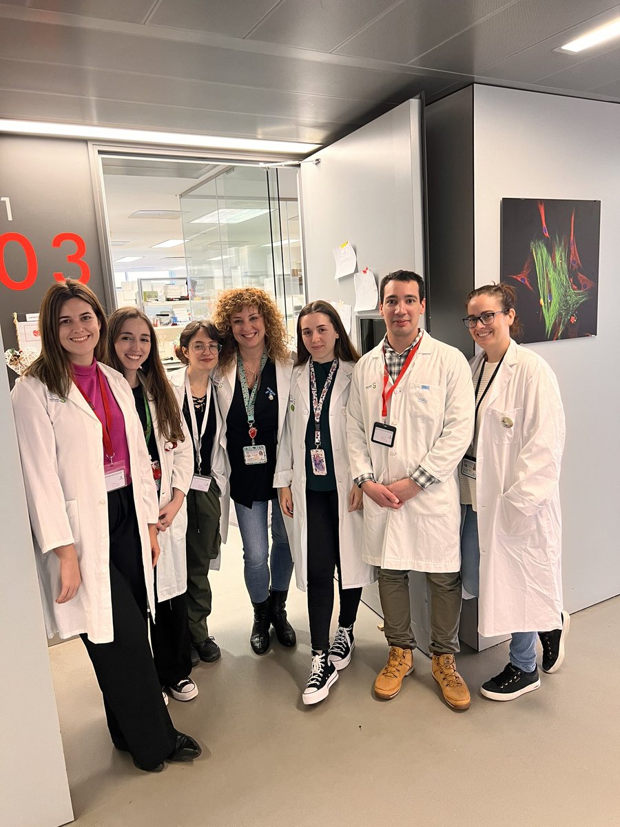 Maru G. Barderas (@marugbarderas) on Twitter photo Visita d sus Majestades los Reyes d España al <a href="/HNParaplejicos/">H. N. Parapléjicos</a> con motivo de su 50 aniversario. Una suerte q se hayan interesado x la investigación q realizamos a través de nuestro Coordinador de Investigación <a href="/Picalagartos_/">Juan R Aguilar</a>! #sinciencianohayfuturo
#womeninscience <a href="/idiscam/">IDISCAM</a> Visita d sus Majestades los Reyes d España al <a href="/HNParaplejicos/">H. N. Parapléjicos</a> con motivo de su 50 aniversario. Una suerte q se hayan interesado x la investigación q realizamos a través de nuestro Coordinador de Investigación <a href="/Picalagartos_/">Juan R Aguilar</a>! #sinciencianohayfuturo
#womeninscience <a href="/idiscam/">IDISCAM</a>