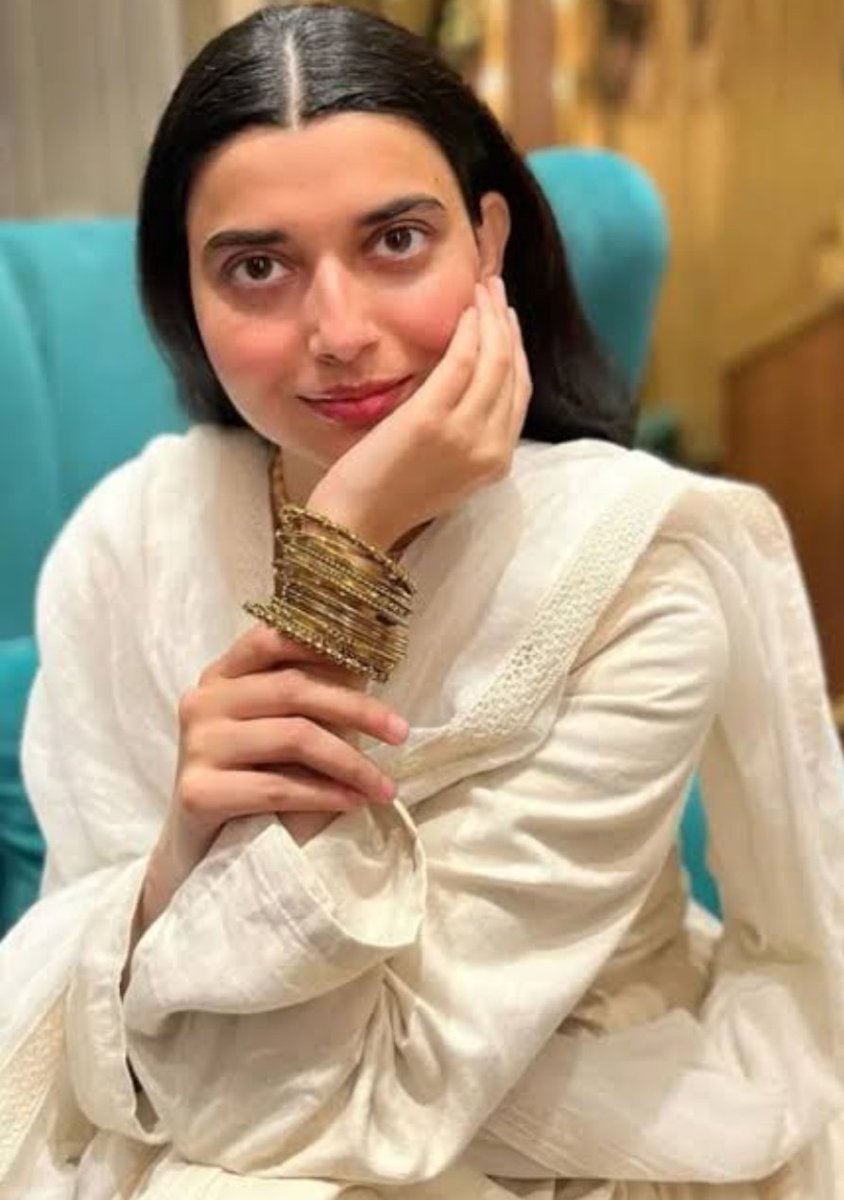 Juhi43372039's tweet photo. तुम मेरे जीने की वजह हो
वादा है साथ नहीं छोड़ेंगे कभी
#LBNA♥️
शुभ रात्रि दोस्तों https://t.co/VB0ud618nN