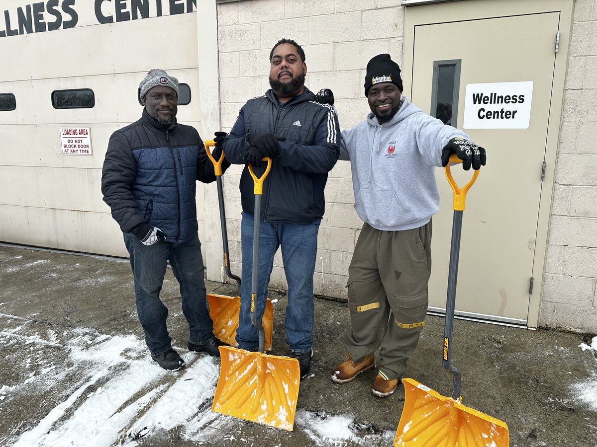 MCPS's tweet photo. A huge thank you to our MCPS operations crews working overnight and into the morning to clear snow from buses, depots, parking lots and sidewalks! 

We also appreciate our county partners preparing roads to keep our community safe. 

We appreciate all that you do❄️👏 https://t.co/N0HsFeT4tL