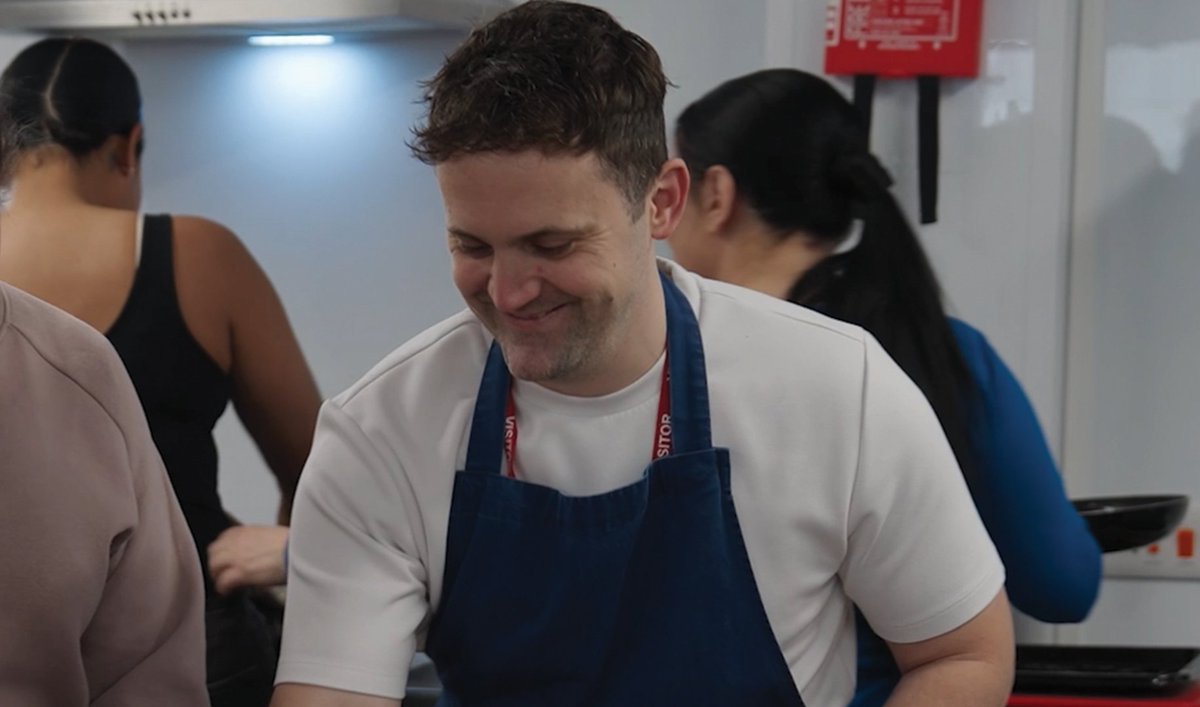 🍳It was a pleasure to welcome Chef <a href="/jonwatts88/">Jon Watts</a> to HMP Send where he led a cooking workshop for prisoners.
 
Jon reflected on his own journey &amp; how employment supported him in turning his back on crime.
 
Having a job upon release is proven to help break the cycle of reoffending.