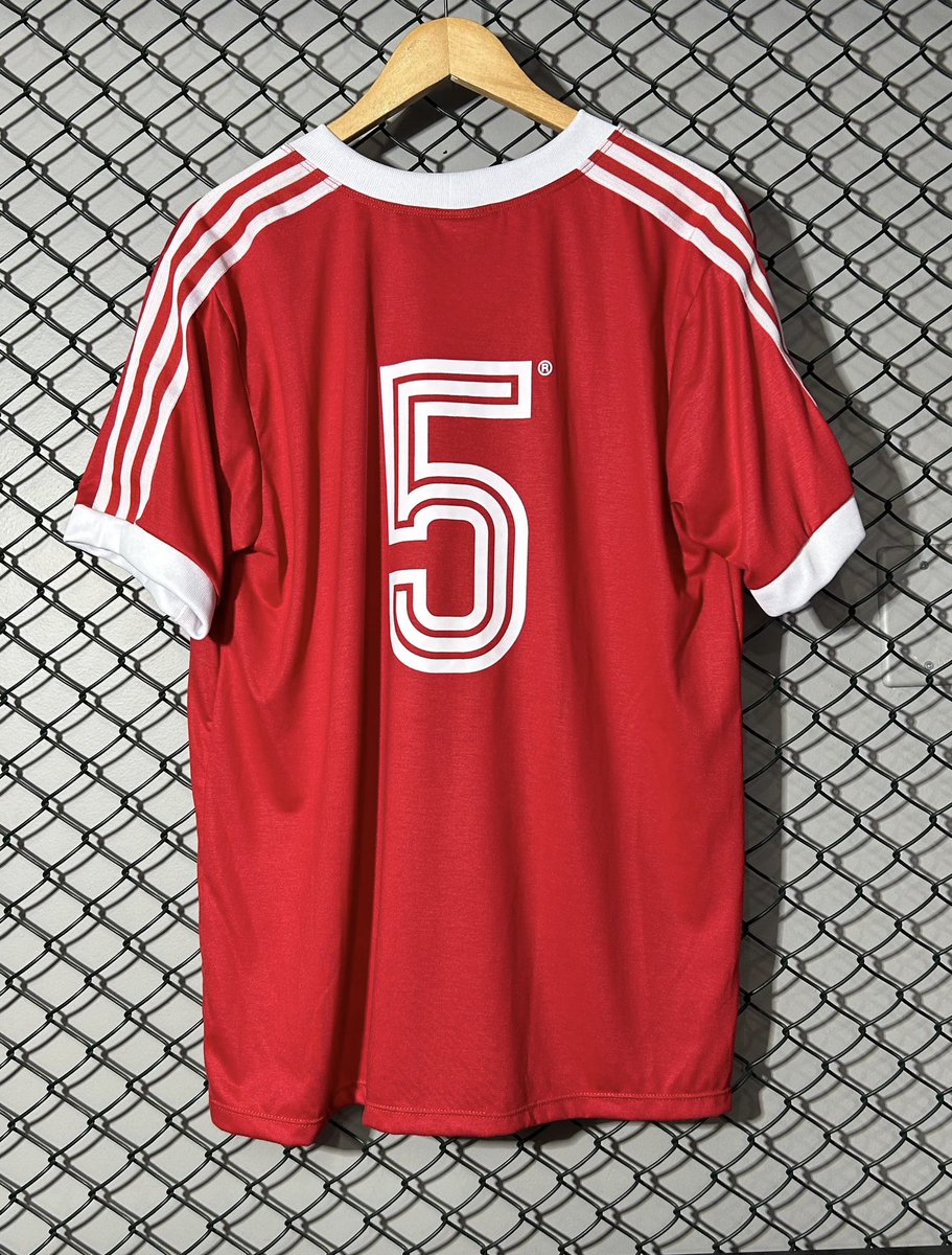 HISTÓRICA 🤩

Internacional 1980 Número 5 - Falcão 🇦🇹

Entre em contato e saiba mais!