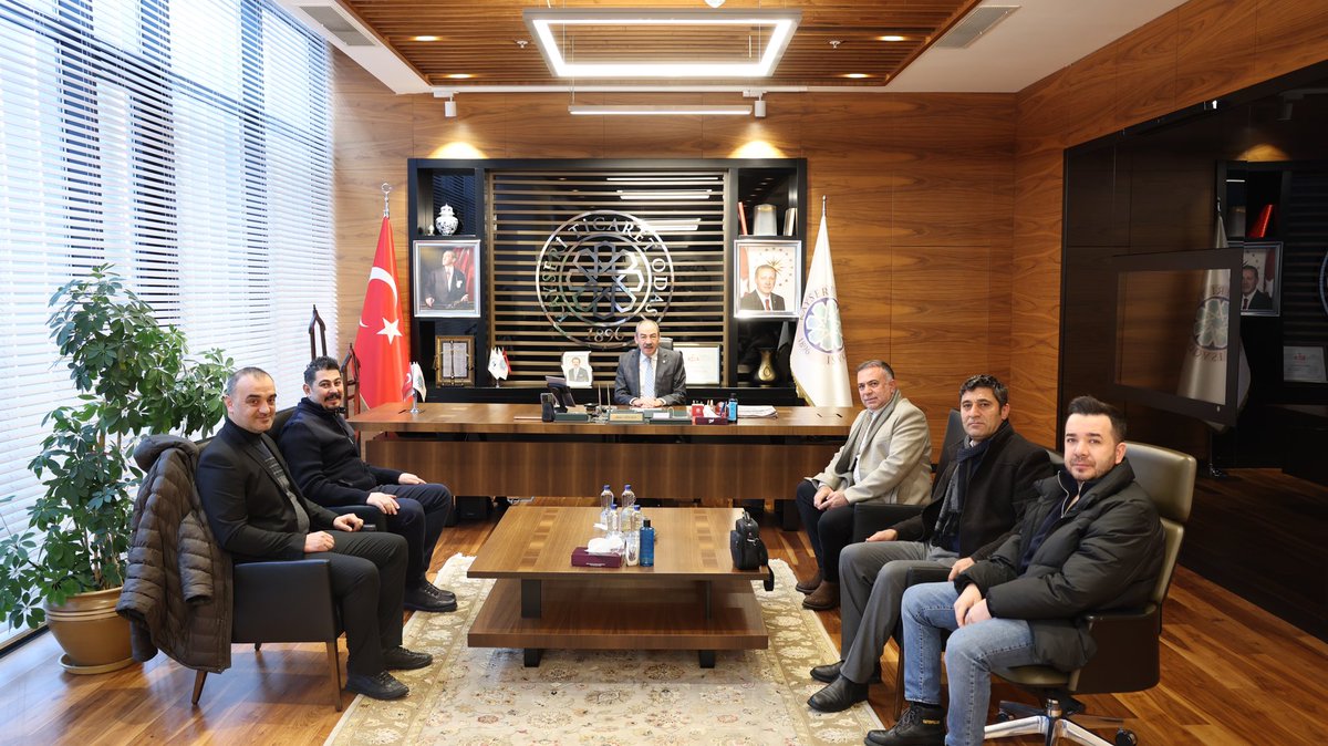 Kayserito's tweet photo. 🚗 Sektör Temsilcileri Başkanımız @Omer_Gulsoy_KTO  ile Bir Araya Geldi 🤝

39. Yük ve Yolcu Taşımacılığı Meslek Komite Başkanımız Mehmet Cıngı ve komite üyeleri, Başkanımız Ömer Gülsoy’u makamında ziyaret etti. Görüşmede, Rent a Car ve servis taşımacılığı sektörünün sorunları ele alındı ve çözüm önerileri üzerine istişarelerde bulunuldu.

📌 Şehrimizin ulaşım ve taşımacılık sektörünü daha ileriye taşımak için sektör temsilcilerimizle iş birliği içinde olmaya devam edeceğiz!

#KayseriTicaretOdası #Taşımacılık #RentACar #ServisTaşımacılığı #İşDünyası