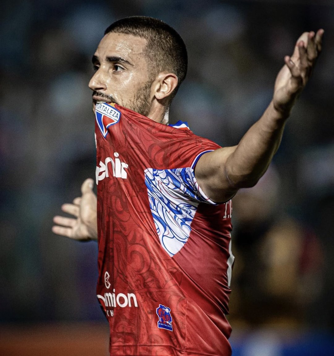 transf_24h's tweet photo. [Em 1ª mão] Santa Cruz avança em negociação pela contratação de Thiago Galhardo. 

O atacante de 35 anos disputou a última Série B pelo Goiás. 

📸| Samuel Andrade https://t.co/TxF56xWuiR