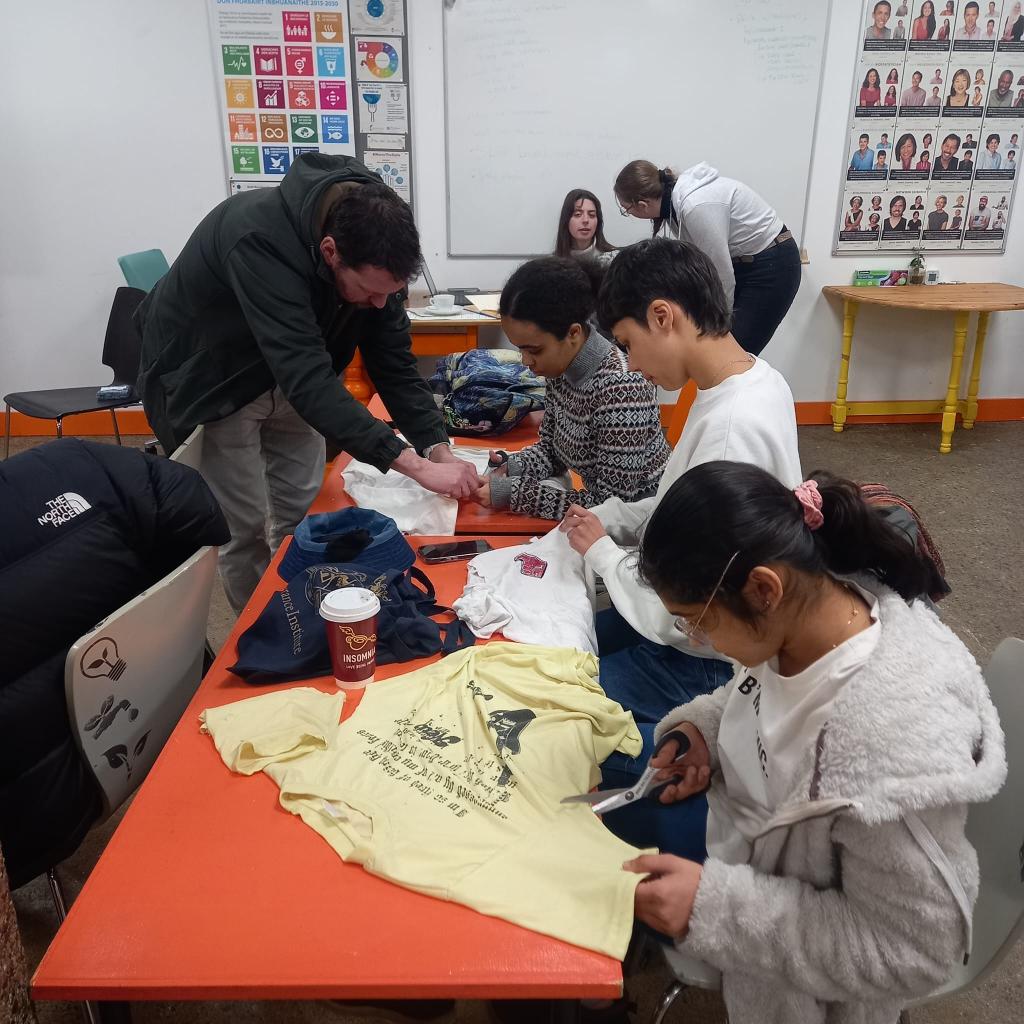 A busy week for students with tours at The Rediscovery Centre, The Gibson Hotel and the Insurance Institute of Ireland.   This week we are also filling up our Multilingual Love Notes Wall with messages of kindness, Meanwhile the life skills class whipped up some pancakes!