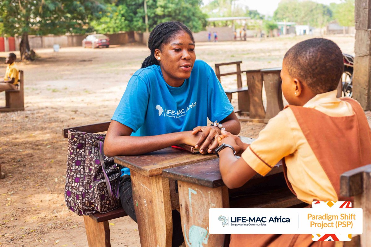 LifeMacAfrica's tweet photo. Guiding. Listening. Learning. 🙌 Being a mentor isn’t just about teaching—it’s about sharing, growing, and making an impact! #LIFEMACAfrica #ParadigmShiftProject https://t.co/wao88RDot2