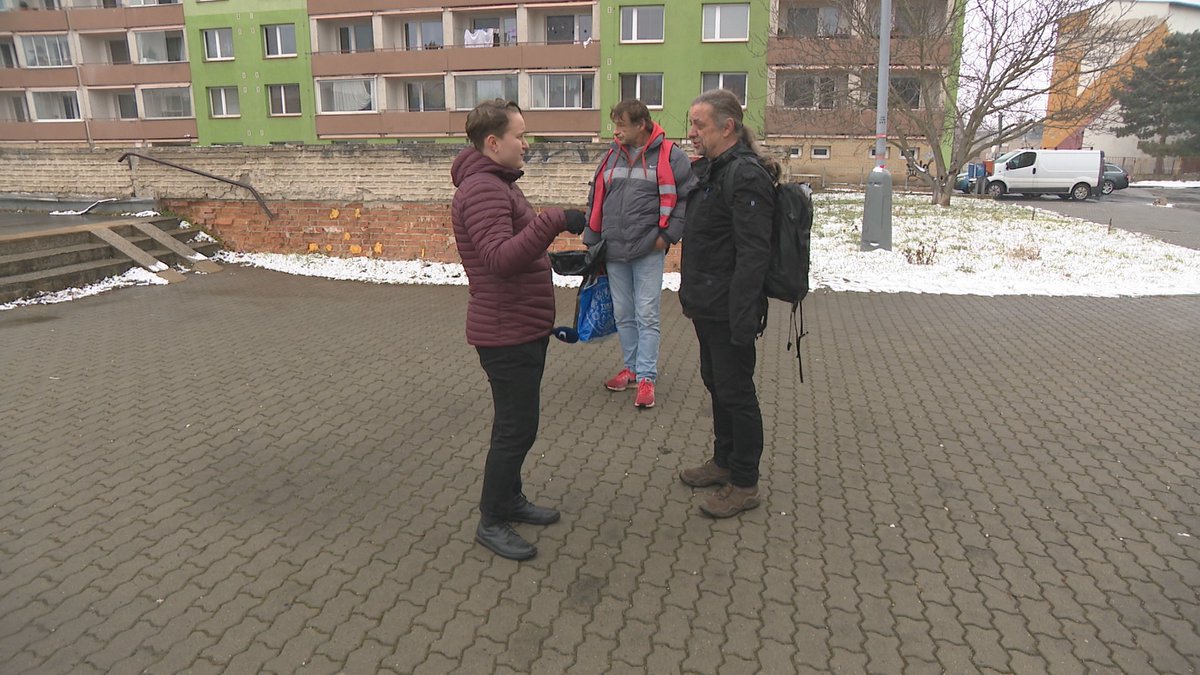 Vlastimil Krytinář bude třetím člověkem bez domova, který se za rok a půl působení spolku Mezi4stěny v <a href="/zidenice/">MČ Brno-Židenice</a> dostane k sociálnímu bytu. Předseda David Daniel bude hostem dnešních <a href="/UdalostiBrno/">Události Brno</a> - chystá zapojení dalších lidí z ulice do úklidu napříč městskými částmi.