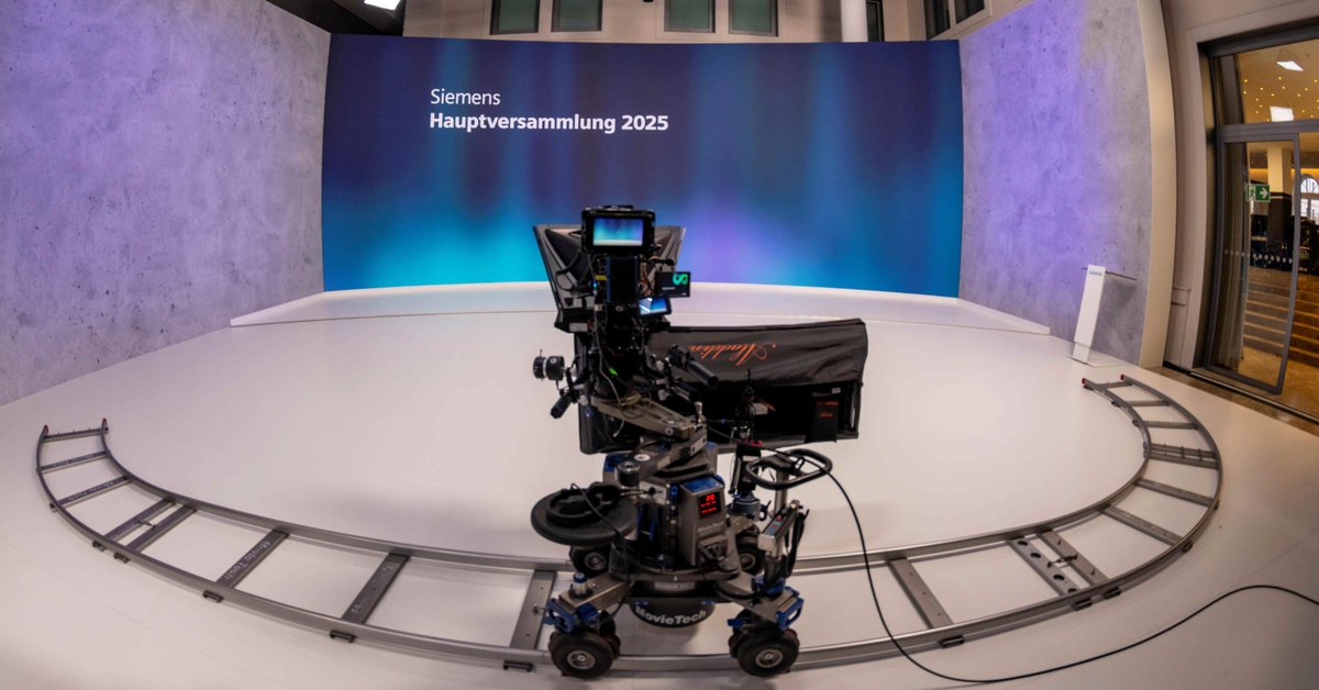 siemens_press's tweet photo. Tomorrow’s line up for the Q1 FY 2025 #SiemensResults and the #AGM25:
➡️7:00 a.m. CET: Earnings Release 
➡️7:30 a.m. CET: Press Conference Call 
➡️ 10:00 a.m. CET: Start of the 2025 Siemens Annual Shareholders’ Meeting