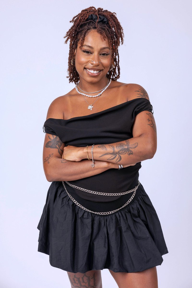 IZAGOMES21's tweet image. 🚨PESQUISA: Você gosta da Thamires?

🔁 • NÃO 
❤️ • SIM
#BBB25