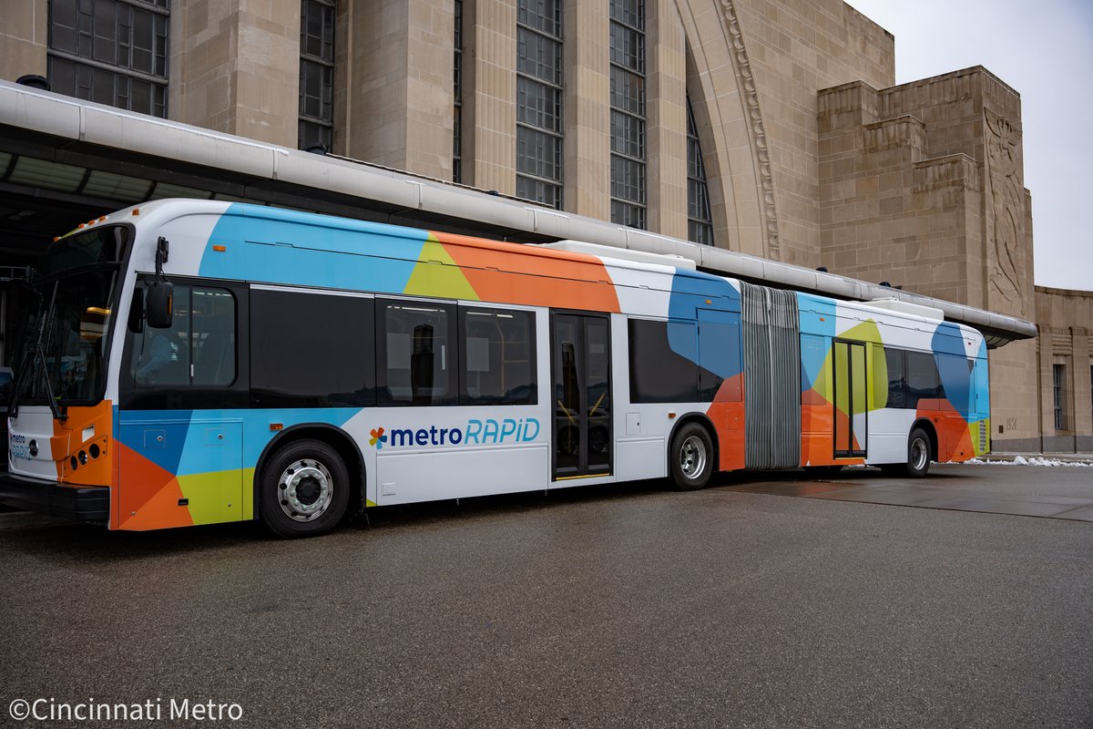 cincinnatimetro's tweet photo. Visit https://t.co/lGOCy8ie9B to check out where you can view a demo articulated BRT bus featuring our new branding, learn more about the project, and provide feedback!
#MetroRapid #efficienttransit #ReinventingMetro #yourwaytogo https://t.co/wGWCWYHRnU