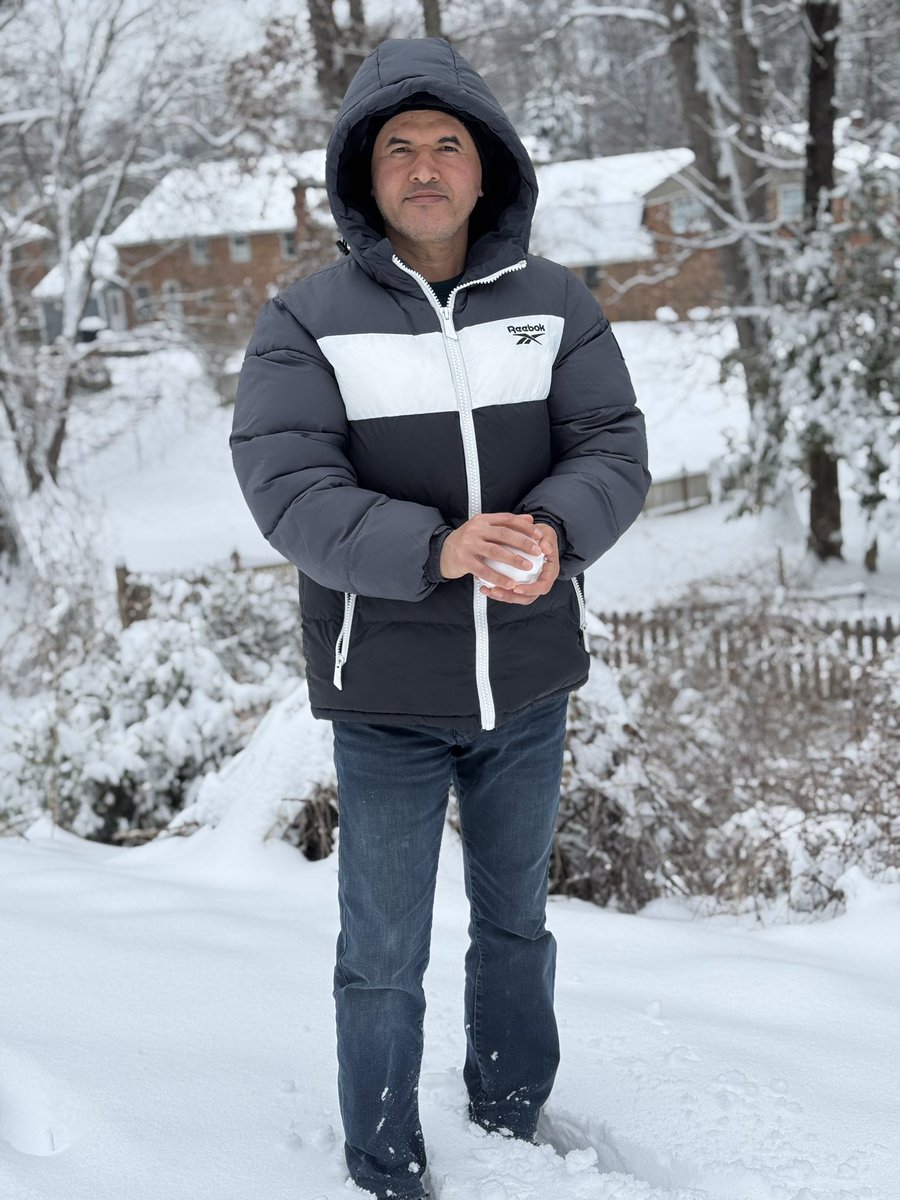 ushukrik's tweet photo. سرد ترین و برفی ترین زمستان ده سال اخیر ویرجینیا #winter #sonw #washingtondc #Virginia #night https://t.co/QoC1yDiq1w