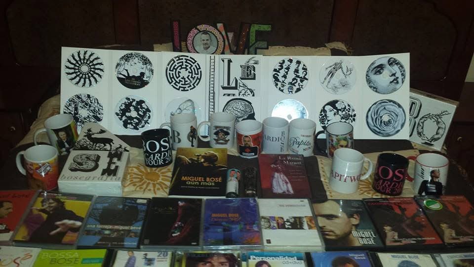 Alemiguelbose's tweet photo. @soyjuantavares @twentyonepilots @Electrolit @Megacable @RedColaMx @OfficialAlorica #hoysoloquiero un par de boletos de @MiguelBoOficial ya que en esta ocasión están muy caros 😢😢te comparto algo de mi pequeña colección de el 😍 saludos https://t.co/JoEhdRooAd