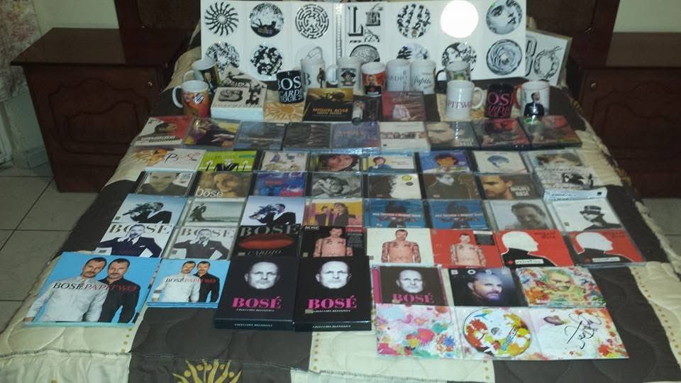 Alemiguelbose's tweet photo. @soyjuantavares @twentyonepilots @Electrolit @Megacable @RedColaMx @OfficialAlorica #hoysoloquiero un par de boletos de @MiguelBoOficial ya que en esta ocasión están muy caros 😢😢te comparto algo de mi pequeña colección de el 😍 saludos https://t.co/JoEhdRooAd