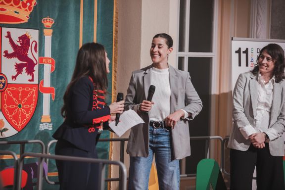 El presidente del Gobierno y la ministra de Educación, FP y Deportes reafirmaron su compromiso con la igualdad en la ciencia. 

Y con referentes como <a href="/CarolinaMarin/">Carolina Marín</a> (bádminton), <a href="/IreSchiavon/">Irene Schiavon</a>  (Rugby) y <a href="/ValPatSTEAM/">ValPat STEAM</a> (divulgación), la inspiración estuvo por todo lo alto.