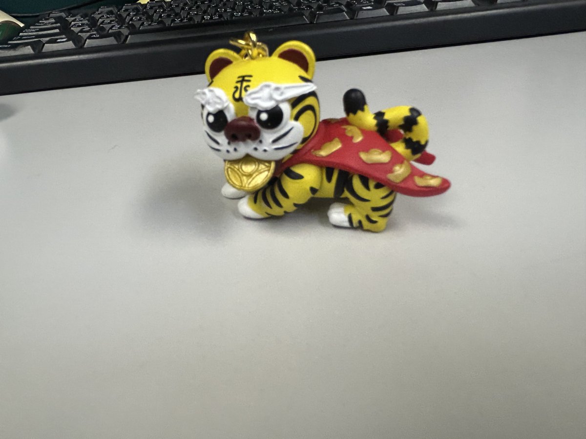 每天帶著小虎爺還有開運水壺陪我上下班
心情就很好
沒打到狗狗也很開心
每次看到心情就會變很好🥰🥰