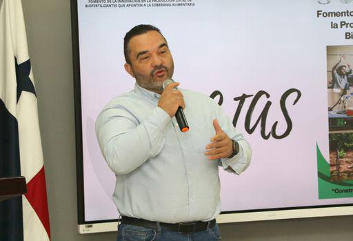 Fundadores de RedAgro el Ing. Industrial Demetrio Díaz y la  Ing. agrónoma Fanny Saavedra son actores relevantes  en proyecto del SENACYT  y nos  complace ser parte de este proyecto que apuntan a la soberanía alimentaria e impulsen el desarrollo del sector agrícola