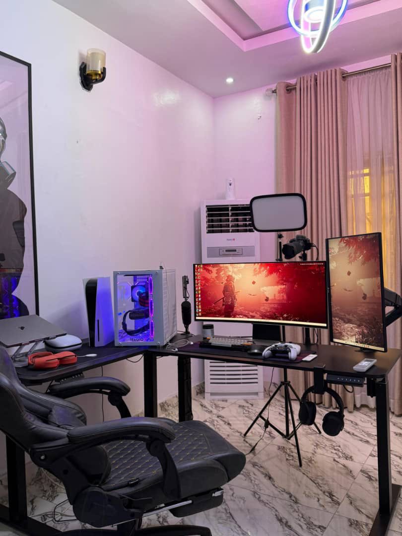 𝔸b𝕒𝕫𝕫 tweet media