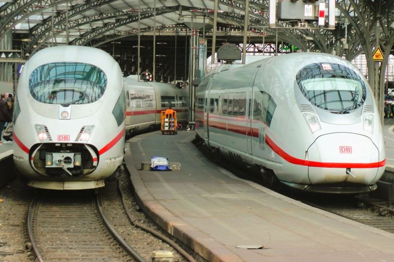 Mediarail's tweet image. 11 EU Heads of State and Government urge the Commission, in cooperation with the Member States, to give priority to the most strategic HSL projects, which offer significant added value for the whole continent
👉 mediarail.wordpress.com/rail-europe-ne… #Railways @Europarl_EN #tren #treno #Europe