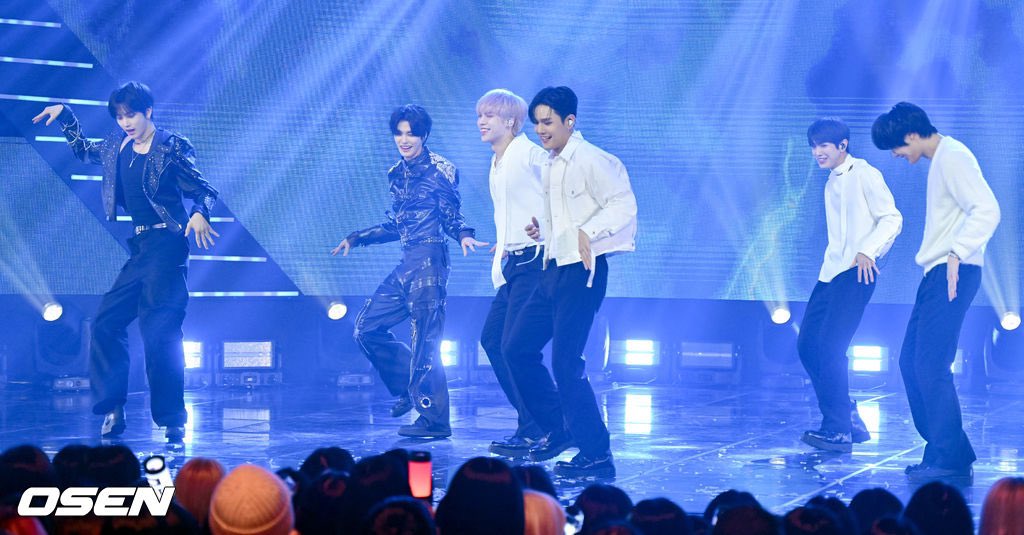 joaminosan's tweet photo. 공사즈 뭐임 아 이제봤네 https://t.co/Wy0bsnXKVJ