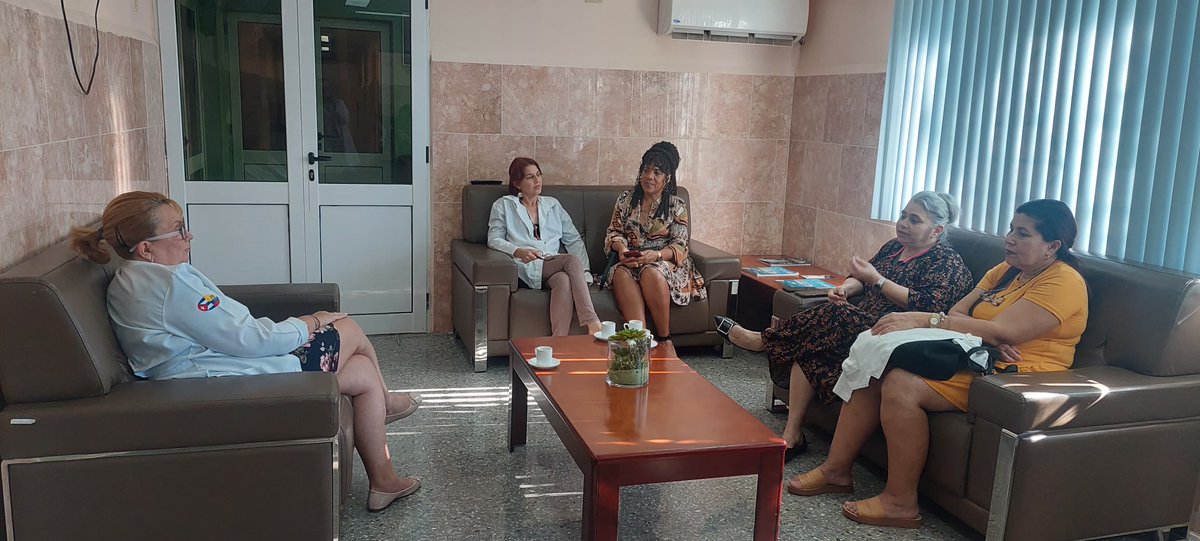 Provechoso encuentro efectuado con la Dirección Nacional de Estomatología en el día de ayer en la #ClínicaInternacionalSiboney