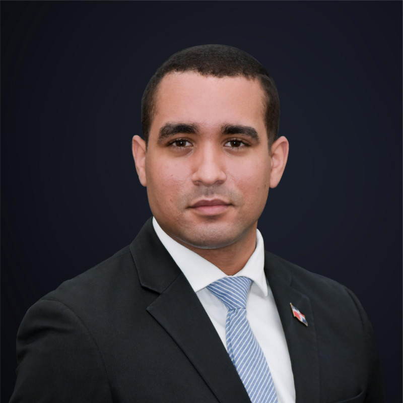 José Julio Gómez presenta carta de estilo y envía mensaje en mandarín al pueblo chino 

🔗listindiario.com/la-republica/2…

#ListínDiario
