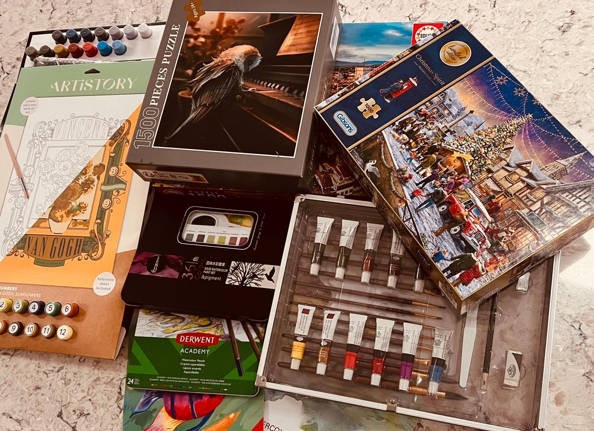 Fantastic to receive donated puzzles and supplies from the community that we can use to support prisoner learning at HMP Bullingdon. 

If you have similar items to donate (books, art materials, puzzles, chess sets) please get in touch! Thank you 🙏