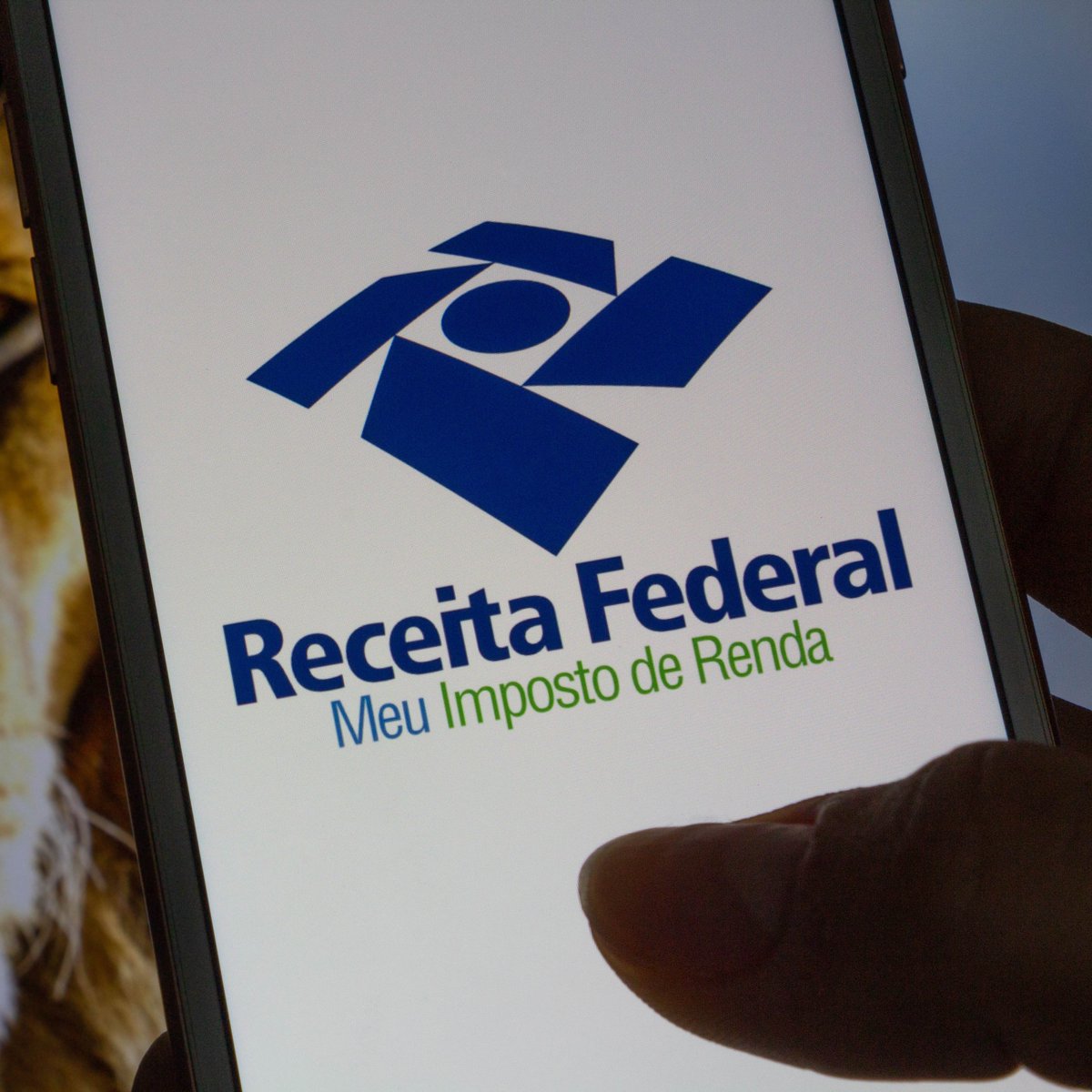 meioindep's tweet photo. 🚨ATENÇÃO: Sóstenes Cavalcante, do PL, propõe projeto que isenta de imposto de renda quem ganha até R$ 10 mil

A proposta privilegia, além da população de baixa renda, a classe média, pois reduz para 7,5% a alíquota para quem ganha até R$ 12.500, 15% até R$ 16.588 e 22,5% para rendas mensais até R$ 20.647.