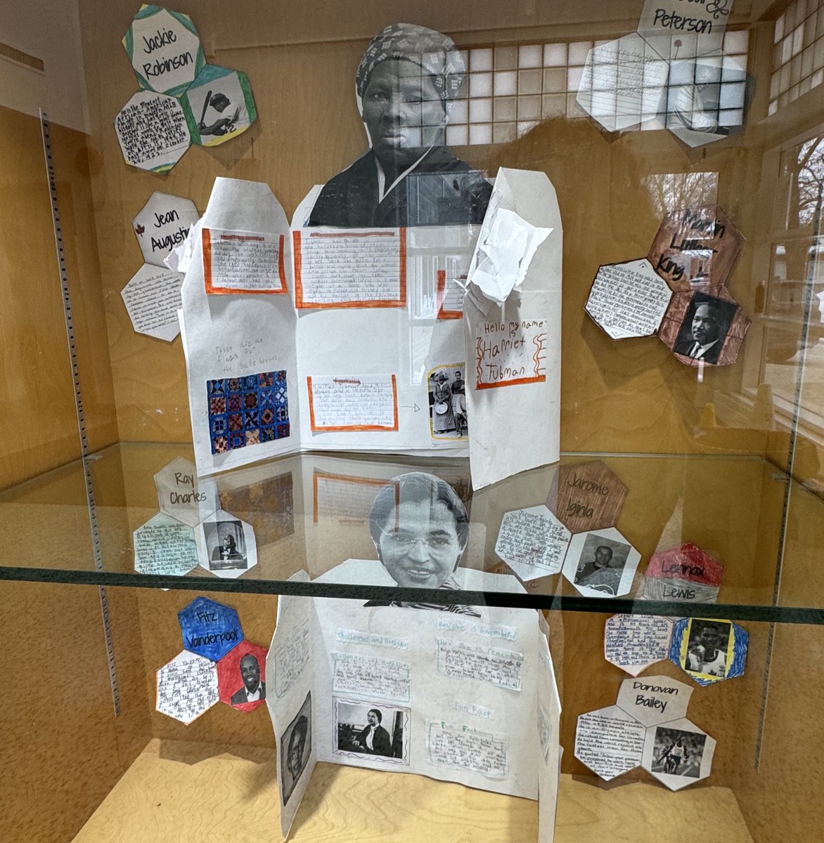 Mrs. Hill’s Grade 4 class and Ms. Brooks’s Grade 6 class combined their recent work to create a Black Brilliance display in the front hall.