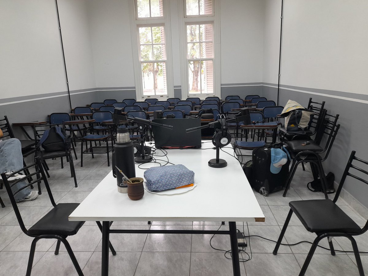 dschejtman's tweet photo. ¿Ven estas fotos? Hoy hicimos acá nuestro programa, Agenda Propia, con lo que @fmestudio2 fue la primera radio en transmitir en vivo desde la nueva Universidad Nacional de Pilar. https://t.co/4PIDwll31O