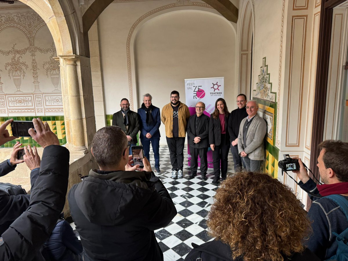 creacultura_cat's tweet photo. Avui s’ha presentat la programació de la 8a edició del #FestivalZero per al públic jove que organitza @teatresenxarxa amb el suport de @cultura_cat i @CulturaDIBA
En paraules de @XavierFina: “Un bon programador és un mediador. Cal un públic més divers” https://t.co/B5VyLYUZf3