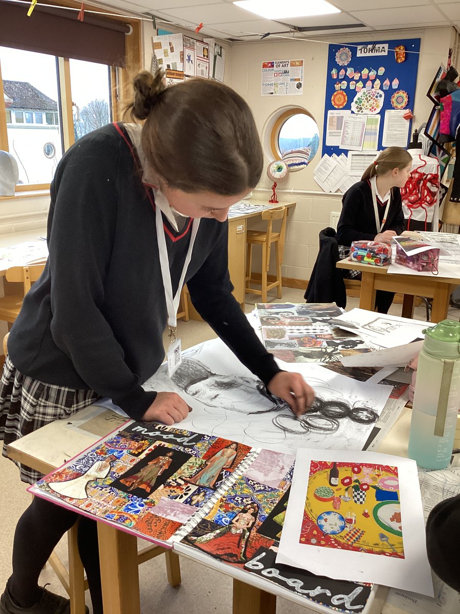 PipersSenior's tweet image. Students also developed their charcoal skills, creating a piece inspired by their chosen exam theme. #PipersTextiles #PipersYear11 #PipersInspire