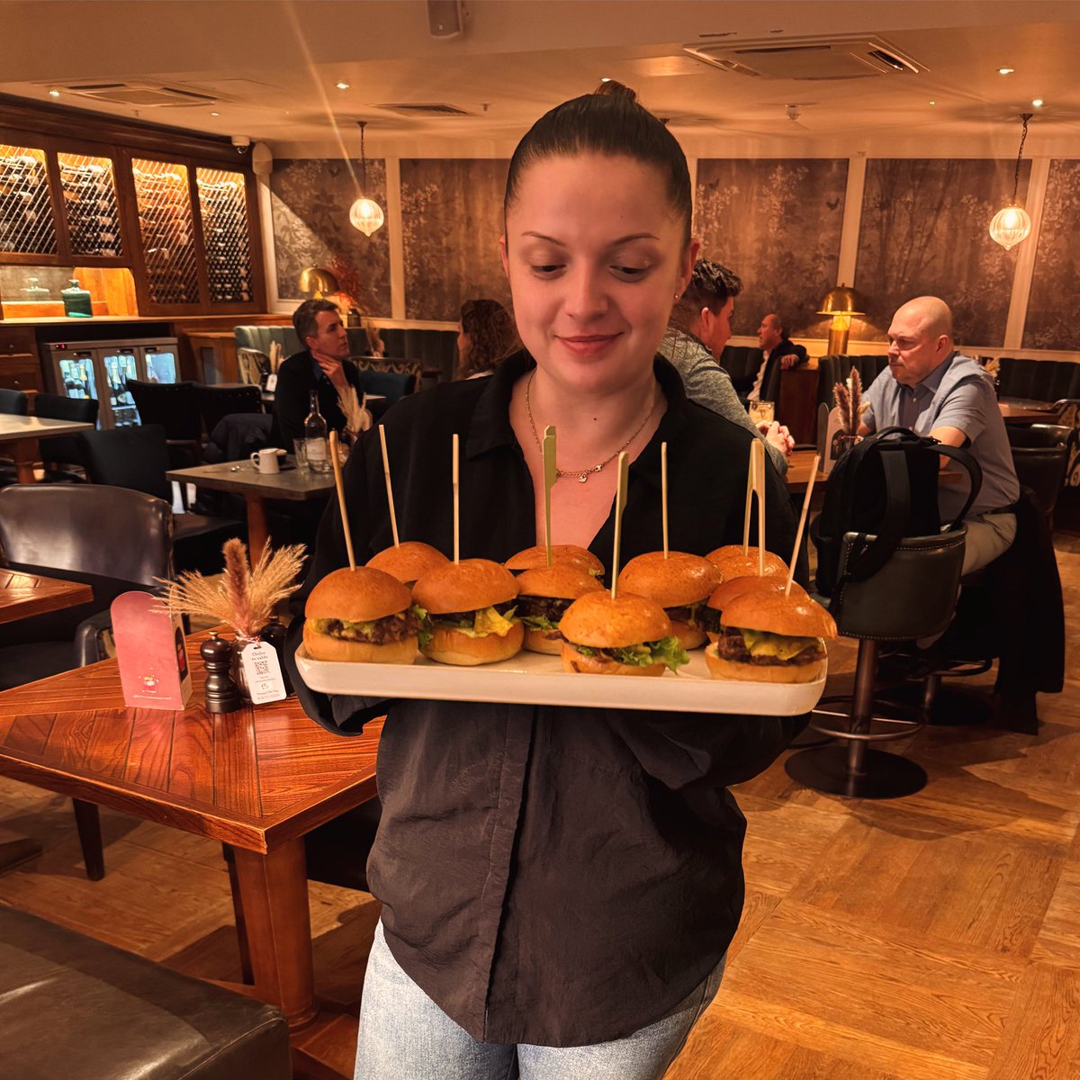 candlemakerCS's tweet image. Sliders, smiles, and good times! 😌
Book your party with us and let's celebrate with the best bites in town!
#youngspub #publove @youngspubs @youngspubspeople #cityoflondon #london