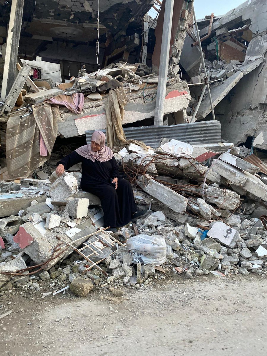 Life in Gaza is very difficult!😭
No water, no home,No treatment, no resistance to the necessities of life. 
Even my mother who has cancer we can't cure her😭❗
What should we do ❗😭😭 With your help we can get through it🙏 Don't leave us alone 
gofund.me/b5922332