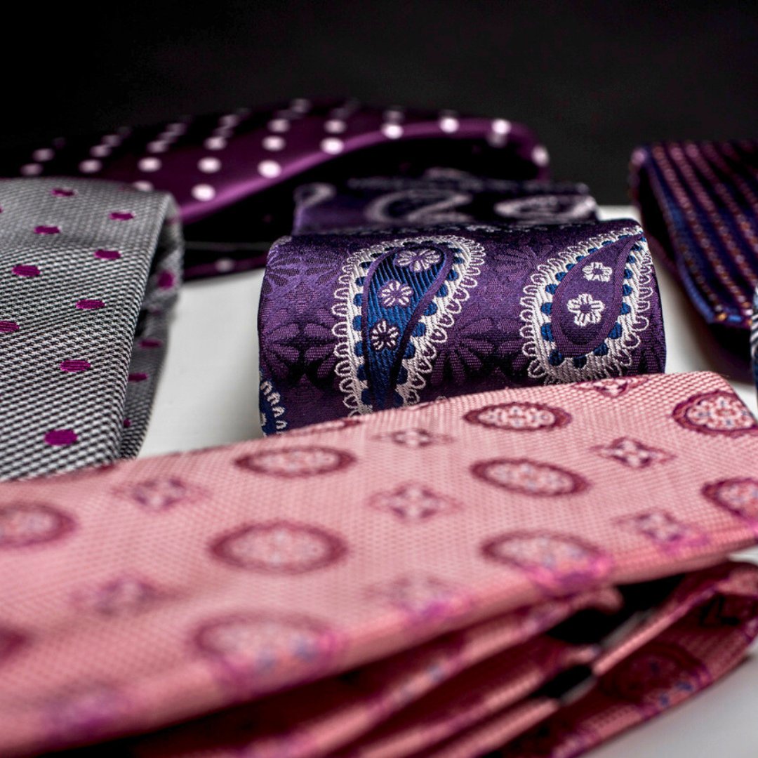 CicchiniCustom's tweet image. No look is complete without the right accessories. Stop in for ties that add the perfect finishing touch to any style!