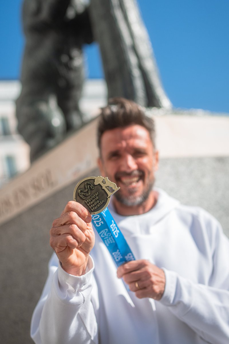 🏅 Buena medalla y buen embajador.

<a href="/mediodemadrid/">Movistar Madrid Medio Maratón</a> 🤝 <a href="/chemitamartinez/">Chema Martinez</a>

● TODA LA INFO ➡️ soycorredor.es/noticias/son-m…

#CORREDOR\