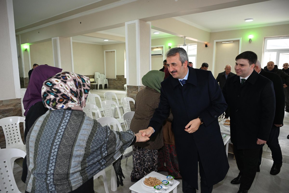 edirne_valiligi's tweet photo. 📍Valimiz Yunus Sezer, Meriç İlçemize bağlı  Kadıdondurma köyümüzde 27 mahalle, köy muhtarı ve vatandaşlarımız ile bir araya geldi. 

▪️Köylerimize yönelik yapılan altyapı-üst yapı çalışmaları, sıcak asfalt çalışmaları, içme suyu, tarımsal sulama ve diğer yatırımlar hakkında değerlendirme ve açıklamalarda bulunan Valimiz Yunus Sezer, vatandaşlarımız ve muhtarlarımızın taleplerini dinledi.