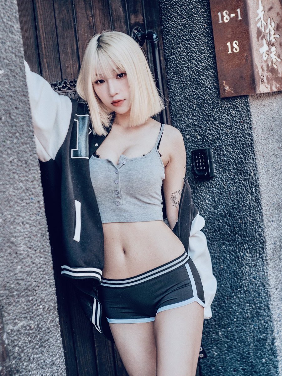 geter928's tweet photo. GFX 50r + Plaubel A.G.Frankfurt a.M.Anticomar 10cm f2.9

#gfx50r #plaubel #富士中片幅 #人像攝影 #100mmf29 https://t.co/5YJ7WosEwx