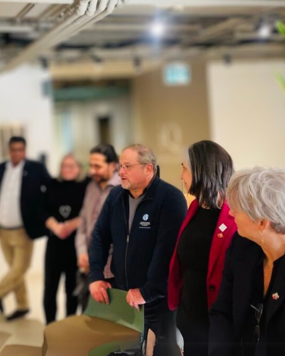 CTF/FCE (@ctffce) on Twitter photo Hier, la #CTFFCE a reçu la visite de collègues de <a href="/eduint/">Education International</a>, dont le secrétaire général, @Daveswords, et le directeur de <a href="/eduintAP/">Education International Asia-Pacific Region</a>, <a href="/iam_singhanand/">Anand Singh</a>! 🌏
Ce moment a été l’occasion de discuter de nos priorités, de nos difficultés et de nos réussites, bref, de mettre nos Hier, la #CTFFCE a reçu la visite de collègues de <a href="/eduint/">Education International</a>, dont le secrétaire général, @Daveswords, et le directeur de <a href="/eduintAP/">Education International Asia-Pacific Region</a>, <a href="/iam_singhanand/">Anand Singh</a>! 🌏
Ce moment a été l’occasion de discuter de nos priorités, de nos difficultés et de nos réussites, bref, de mettre nos