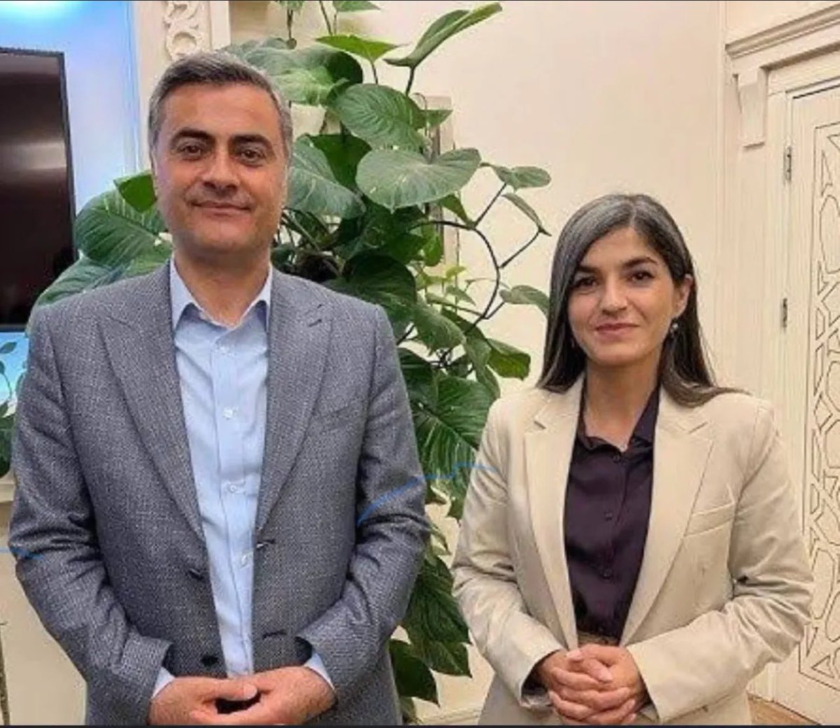 cakiferhatt's tweet photo. Van Büyükşehir Belediye Eş Başkanımız Abdullah Zeydan’a verilen hapis cezası, bir yargı kararı değil kayyım rejimine zemin hazırlamak için atılan siyasi bir hamledir.
İrademe dokunma.! https://t.co/Fp6pObxHyR