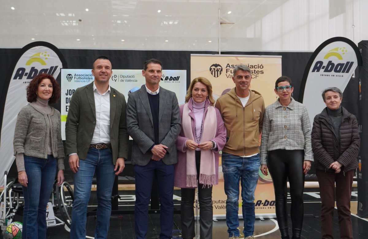 FutbolistasVCF's tweet photo. La sociedad e instituciones valencianas, unidas en torno al despegue del A-Ball como «modalidad de fútbol adaptado realmente inclusivo» https://t.co/KkNPDxVNuR https://t.co/InpVik9yeE