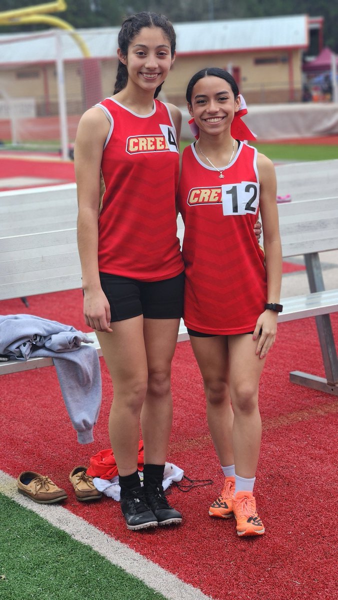 These two girls just set personal records in the 3200m today 💪